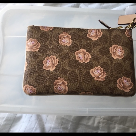 COACH WRISTLET-NEW WITH TAGS - Picture 4 of 5